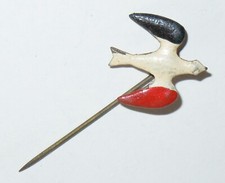 Petit insigne epinglette d'occasion  Senozan
