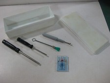 F73 SET REPUESTOS MAQUINA COSER-AGUJAS SCHMETZ-DESTORNILLADORES-CEPILLO,ETC. comprar usado  Enviando para Brazil