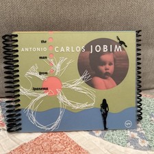 ANTONIO CARLOS JOBIM - The Man From Ipanema 3 Disc CD Box Set Spiral-bound case comprar usado ANTONIO CARLOS JOBIM - The Man From Ipanema 3 Disc CD Box Set Spiral-bound case comprar usado  Enviando para Brazil