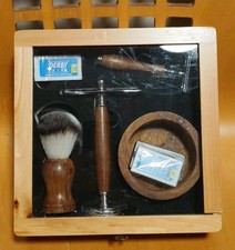 Shaving accessories set for sale  ELLESMERE PORT