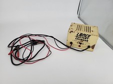 Carregador de bateria antigo LANCE 12 volts 1 amplificador funcionando como está enferrujado.  comprar usado  Enviando para Brazil