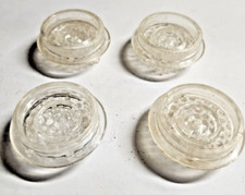 Conjunto de quatro bases redondas de plástico vintage com pinos economizadores de carpete com pontas de melard comprar usado  Enviando para Brazil