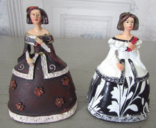 Ensemble de 2 figurines Menina à collectionner Hauteur 8,4 cm dont 1 avec manque comprar usado  Enviando para Brazil