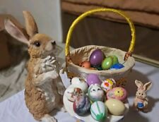 Novo coelhinho da Páscoa usado com cesta e ovos caseiros e ovos de cerâmica. comprar usado  Enviando para Brazil