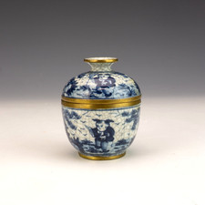 Porcelana tailandesa - Flor oriental azul e branca e figura decorada prato com tampa comprar usado  Enviando para Brazil