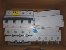 Legrand disjoncteur différent d'occasion Legrand disjoncteur différent d'occasion  Saint-Etienne