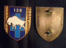 Insigne militaire 126 d'occasion  Meung-sur-Loire
