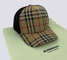 Berretto burberry nova usato  Spedire a Italy