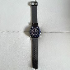 Relógio masculino IZOD tom grafite 44mm moldura azul pulseira de malha falso cronógrafo precisa de bateria comprar usado  Enviando para Brazil