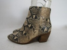 Vince camuto women for sale  San Jacinto