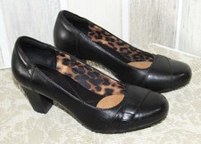 Clarks bendables 7.5m for sale  Wakefield