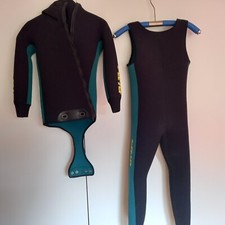 Schöner teiliger taucheranzug gebraucht kaufen  Mutterstadt