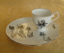 Usado, Conjunto de xícara e prato de lanche vintage Crown Staffordshire porcelana fina branco e preto comprar usado  Enviando para Brazil