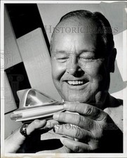 1980 Press Photo George Walker, chefe da equipe de estilo da Ford - hpa92806 comprar usado  Enviando para Brazil