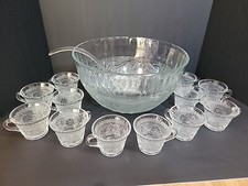 Usado, Tiara vintage Indiana vidro 14 peças conjunto de tigela perfurada de vidro sanduíche década de 1980 em excelente estado usado comprar usado  Enviando para Brazil