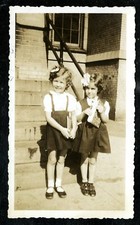 Vintage Photo ADORABLE GIRLS WITH NOTEBOOKS FOR 1st DAY SCHOOL EARLY AMERICANA  comprar usado  Enviando para Brazil