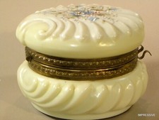 Lovely wavecrest shell for sale  San Angelo