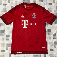 First kit of Bayern Munich, 2015-2016 season, signed by 22 players. comprar usado  Enviando para Brazil