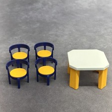 Mesa de cozinha moderna Playmobil e 4 cadeiras (amarela e azul) comprar usado  Enviando para Brazil