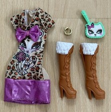 Barbie Fashionistas Fashion Wave 2 Summer Nikki Kleidung Zubehör 2012 comprar usado  Enviando para Brazil