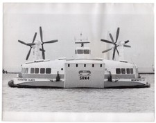 Hovercraft britânico SRN4 1968 em East Cowes Isle of Wight foto de notícia original comprar usado  Enviando para Brazil