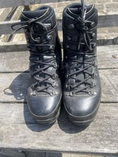 lowa hiking boots for sale lowa hiking boots for sale UK