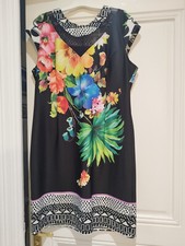Tres belle robe d'occasion  Saint-Raphaël