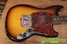 Guitarra elétrica Fender 1975 Mustang Sunburst comprar usado Guitarra elétrica Fender 1975 Mustang Sunburst comprar usado  Enviando para Brazil