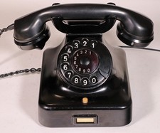 Vecchio telefono w38 usato Vecchio telefono w38 usato  Spedire a Italy