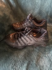 Tênis de corrida atlético masculino Nike Shox NZ triplo couro preto tamanho 8.5, usado comprar usado  Enviando para Brazil