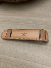 Protetor de alça de ombro Louis Vuitton comprar usado Protetor de alça de ombro Louis Vuitton comprar usado  Enviando para Brazil