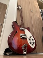 rickenbacker 360 d'occasion rickenbacker 360 d'occasion Expédié en Belgium