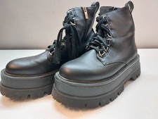 Pull bear platform for sale  POOLE