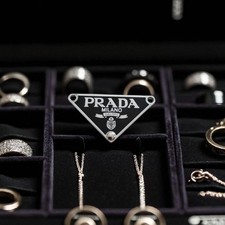 Pendentif prada d'occasion  Thiant
