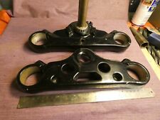 GEMAS HARLEY DAVIDSON USADAS PRETAS PARA PERNAS DE GARFO DE 50 MM DE LARGURA 320 MM DE LARGURA comprar usado  Enviando para Brazil