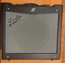 Fender mustang amplificatore usato  Lavello