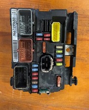 Boîte fusible r08 d'occasion  Ressons-sur-Matz