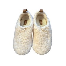 Uggs women slippers for sale  Canton