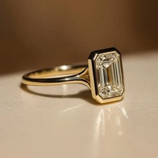 Emerald cut moissanite for sale  Edison
