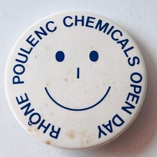 Broche vintage Rhone Poulenc Chemicals Open Day emblema de lapela planta do Reino Unido empresa francesa, usado comprar usado  Enviando para Brazil