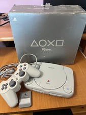 Konsola Sony PSX SCPH-102 + gry: Spayro the Dragon, Mickey’s Wild Adventure na sprzedaż  PL