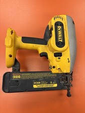 Dewalt dc608 18v d'occasion  Expédié en Belgium