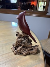 Estatueta Half Moon Bay esculpida em madeira cardinal mistura de madeira natural e madeira Burl 7"" comprar usado  Enviando para Brazil
