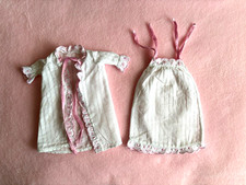 Tenue rose blanc d'occasion Tenue rose blanc d'occasion  Colombes