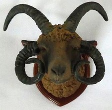 Usado, Boneco comercial Manx Lochtan cápsula enciclopédia troféu de caça III comprar usado  Enviando para Brazil