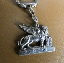 Ancien porte clé d'occasion  Jœuf