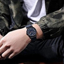 Montre quartz homme d'occasion  Montlouis-sur-Loire