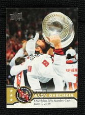 2025 Upper Deck GR8 Moments Gold (7 de junho de 2018) Alex Ovechkin levanta Stanley Cup comprar usado 2025 Upper Deck GR8 Moments Gold (7 de junho de 2018) Alex Ovechkin levanta Stanley Cup comprar usado  Enviando para Brazil