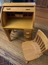 Kit de boneca American Girl mesa rolltop e cadeira giratória - APOSENTADO comprar usado Kit de boneca American Girl mesa rolltop e cadeira giratória - APOSENTADO comprar usado  Enviando para Brazil