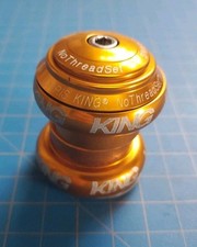 Fone de ouvido Chris King NoThreadSet™ logotipo ousado dourado milhas baixas comprar usado  Enviando para Brazil